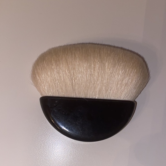 GIORGIO ARMANI BEAUTY CONTOURING POWDER BRUSH - Picture 4 of 4